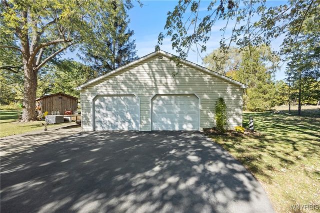 8070 Tonawanda Creek Road, Clarence, NY 14051