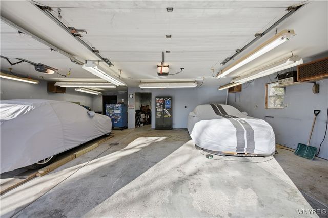 8070 Tonawanda Creek Road, Clarence, NY 14051