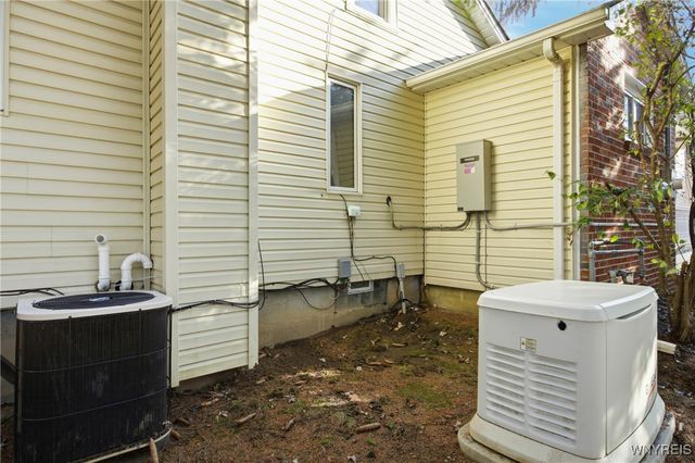 8070 Tonawanda Creek Road, Clarence, NY 14051