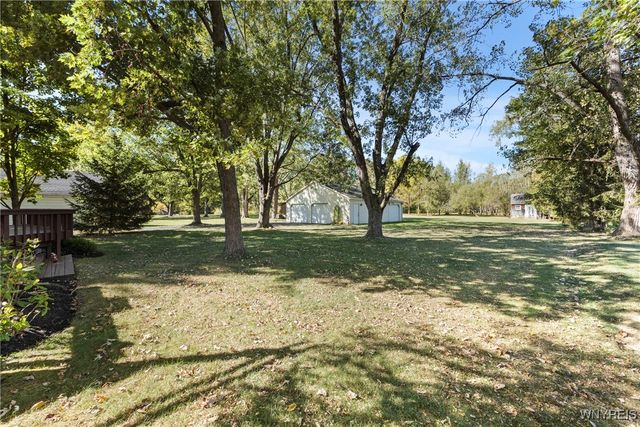 8070 Tonawanda Creek Road, Clarence, NY 14051