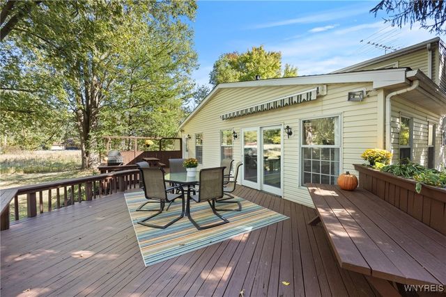 8070 Tonawanda Creek Road, Clarence, NY 14051