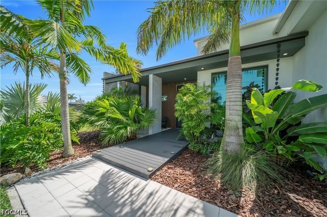 3801 SW 17th PL, Cape Coral, FL 33914