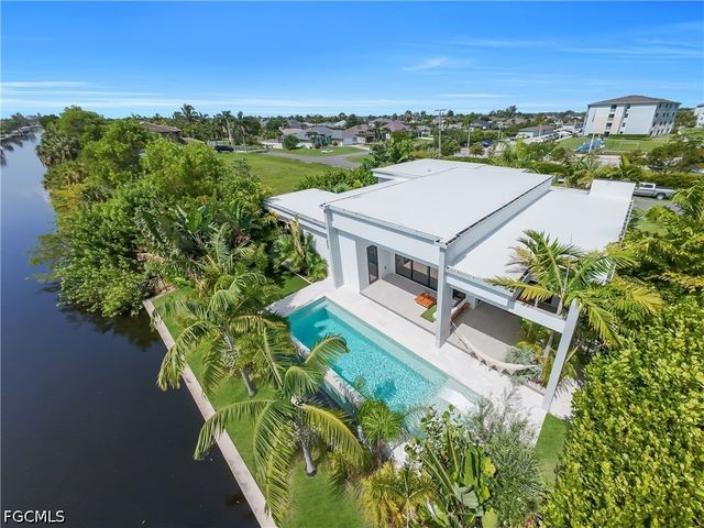 3801 SW 17th PL, Cape Coral, FL 33914
