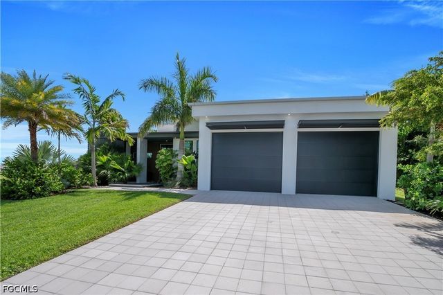 3801 SW 17th PL, Cape Coral, FL 33914