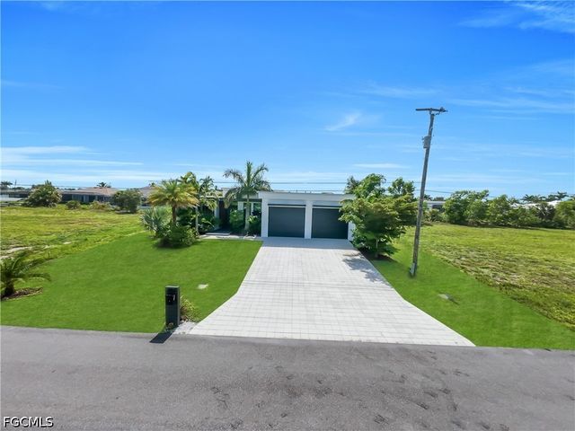 3801 SW 17th PL, Cape Coral, FL 33914