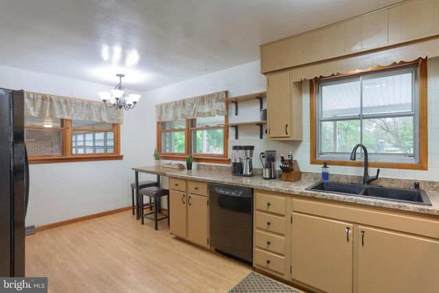 1022 E LISBURN ROAD, Mechanicsburg, PA 17055