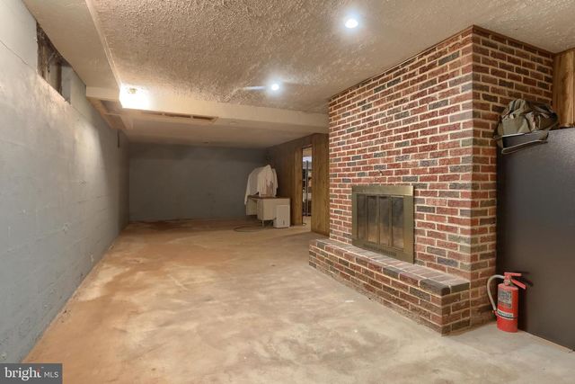 1022 E LISBURN ROAD, Mechanicsburg, PA 17055