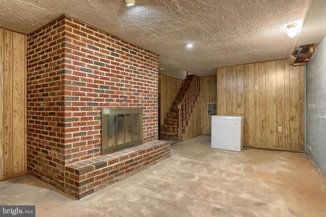 1022 E LISBURN ROAD, Mechanicsburg, PA 17055