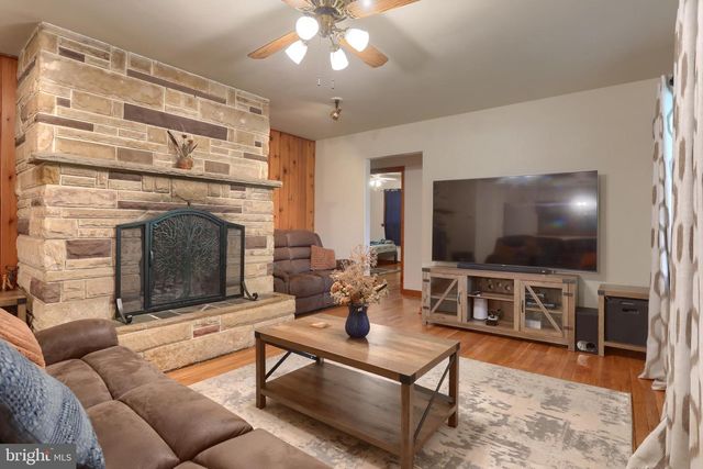1022 E LISBURN ROAD, Mechanicsburg, PA 17055