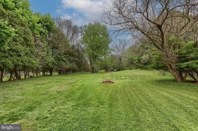 1022 E LISBURN ROAD, Mechanicsburg, PA 17055