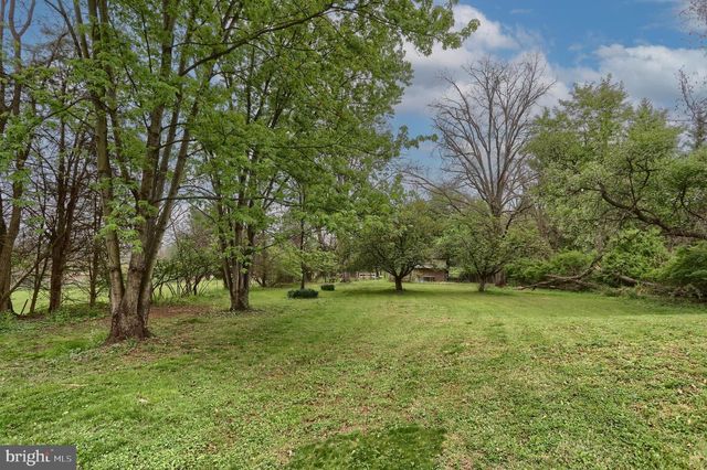 1022 E LISBURN ROAD, Mechanicsburg, PA 17055