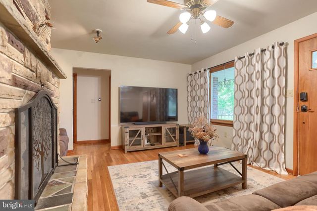 1022 E LISBURN ROAD, Mechanicsburg, PA 17055