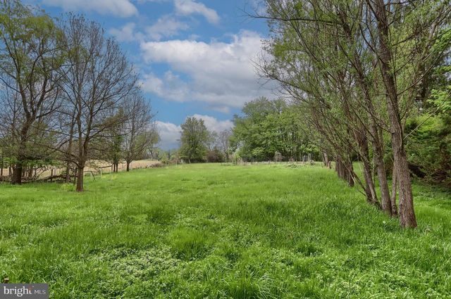 1022 E LISBURN ROAD, Mechanicsburg, PA 17055