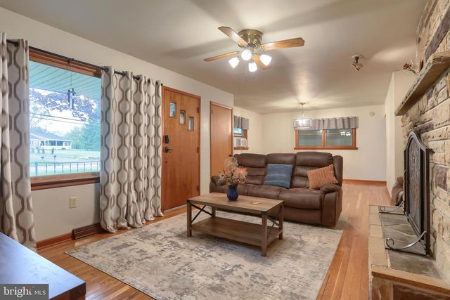 1022 E LISBURN ROAD, Mechanicsburg, PA 17055