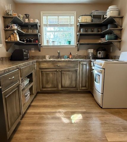 80 Oak Valley Dr, Spring Hill, TN 37174