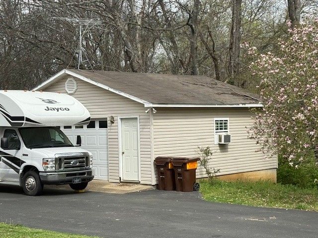 80 Oak Valley Dr, Spring Hill, TN 37174