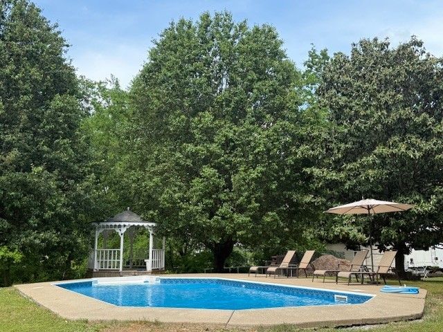 80 Oak Valley Dr, Spring Hill, TN 37174