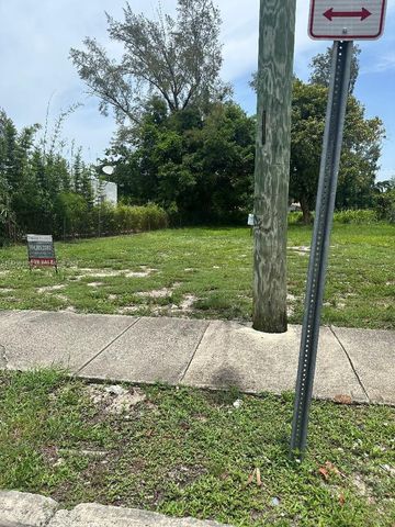 3508 Greenwood Ave, West Palm Beach, FL 33407