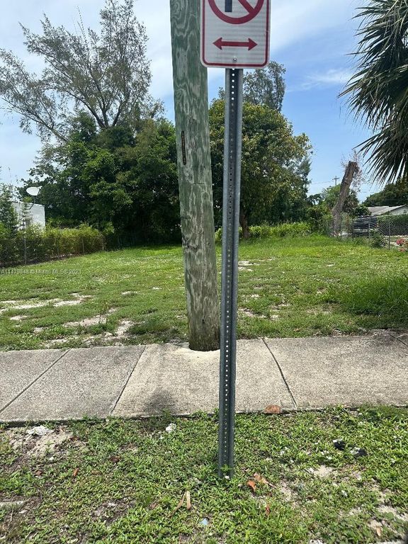 3508 Greenwood Ave, West Palm Beach, FL 33407