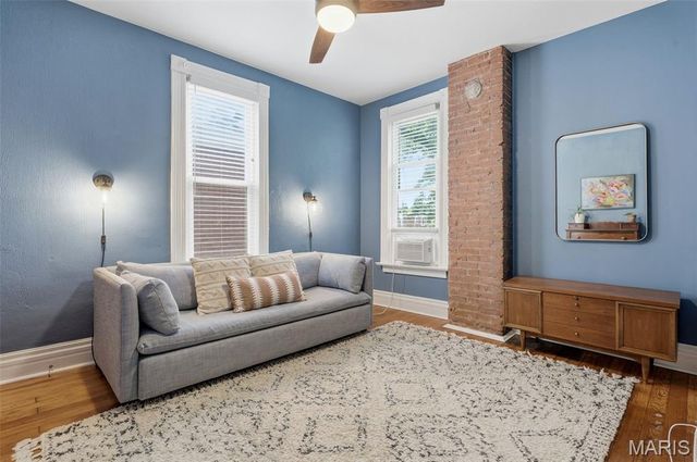 4262 Hartford Street, St Louis, MO 63116