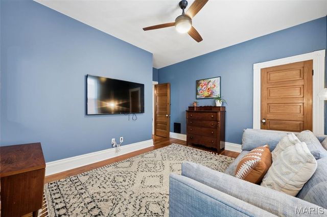 4262 Hartford Street, St Louis, MO 63116