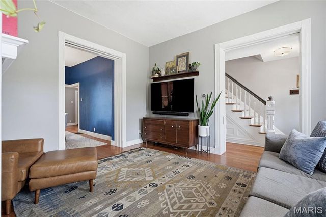 4262 Hartford Street, St Louis, MO 63116