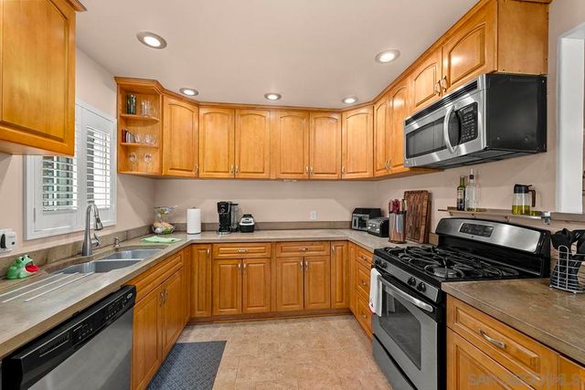 1157 Via Loma Vista, El Cajon, CA 92019