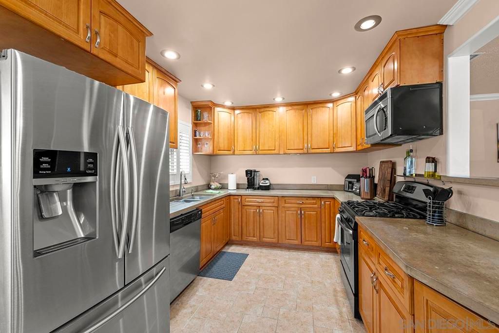 Image 17 of property listing at 1157 Via Loma Vis, El Cajon, CA 92019