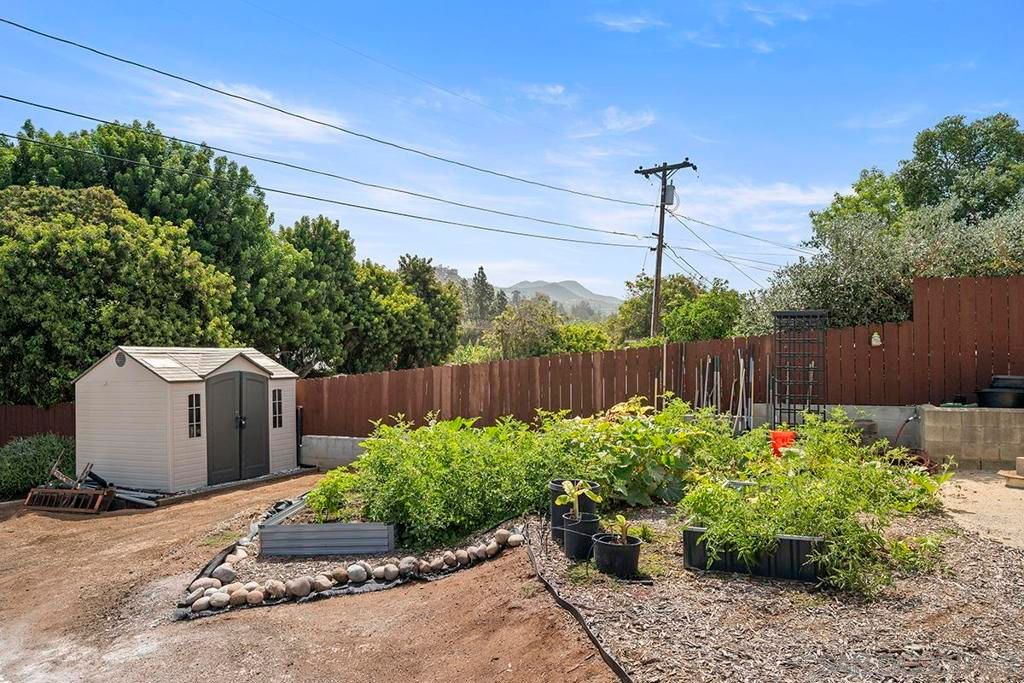 Image 8 of property listing at 1157 Via Loma Vis, El Cajon, CA 92019