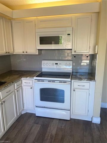 5245 Cedarbend DR # 2, Fort Myers, FL 33919