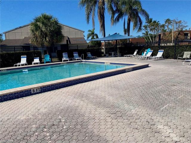 5245 Cedarbend DR # 2, Fort Myers, FL 33919