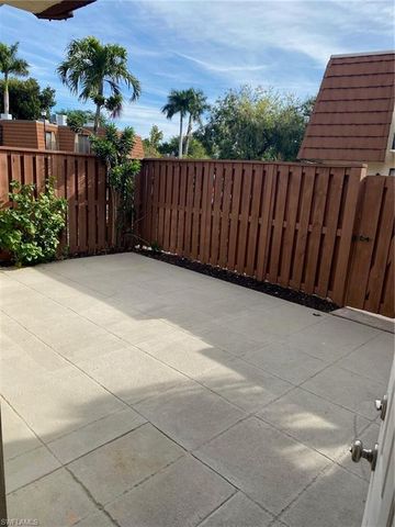 5245 Cedarbend DR # 2, Fort Myers, FL 33919