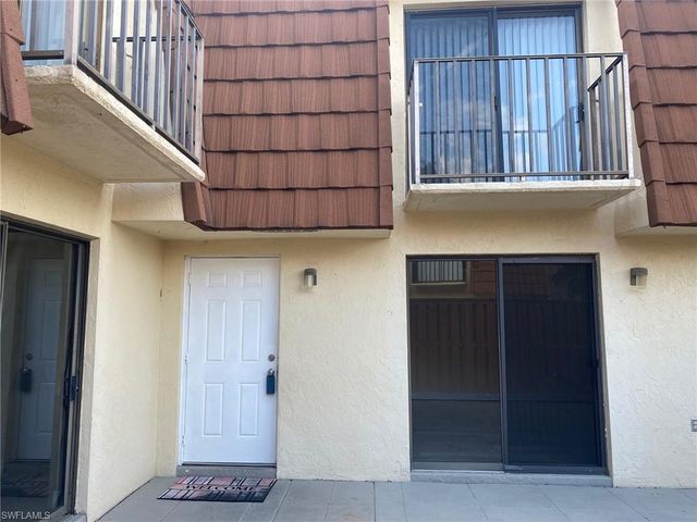 5245 Cedarbend DR # 2, Fort Myers, FL 33919