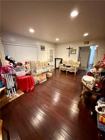 4010 S J, Oxnard, CA 93033