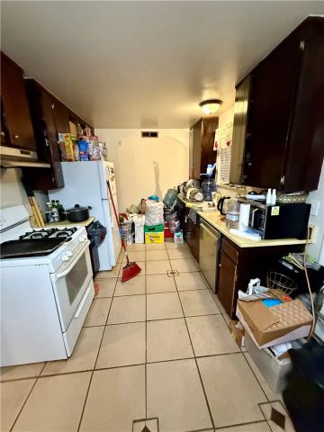 4010 S J, Oxnard, CA 93033