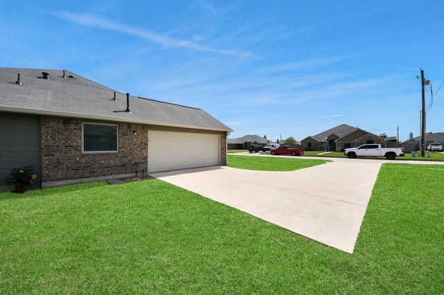 104 Dorothy Drive, Dayton, TX 77535