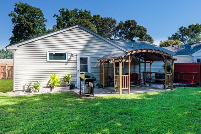1307 Eaglewood DR, Virginia Beach, VA 23454