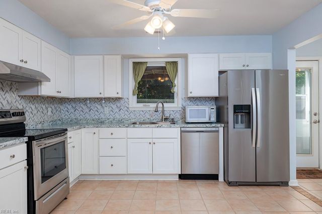1307 Eaglewood DR, Virginia Beach, VA 23454