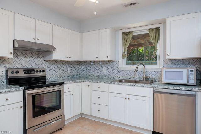 1307 Eaglewood DR, Virginia Beach, VA 23454