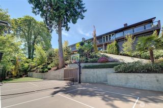 914 88th Avenue NE, Medina, WA 98039