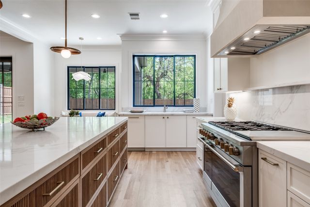 1618 Old Gate Lane, Dallas, TX 75218