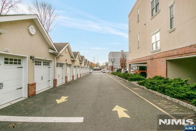 55 E Emerson Plaza 203, Emerson, NJ 07630