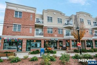 55 E Emerson Plaza 203, Emerson, NJ 07630