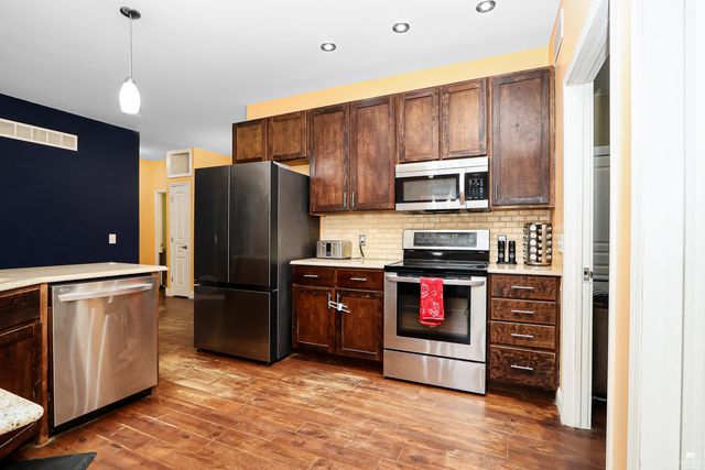 3857 Hunters Circle, Manhattan, KS 66502