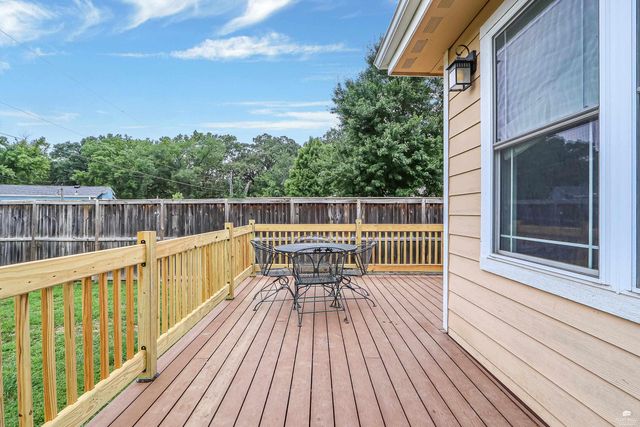 3857 Hunters Circle, Manhattan, KS 66502