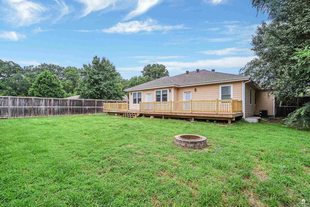 3857 Hunters Circle, Manhattan, KS 66502