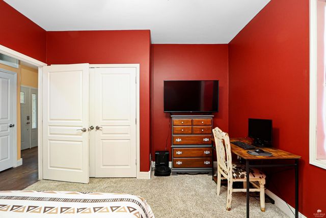 3857 Hunters Circle, Manhattan, KS 66502