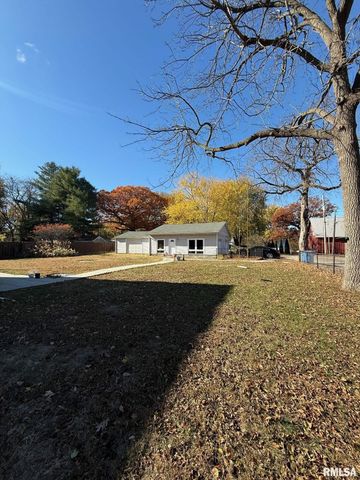 619 N 12TH, Petersburg, IL 62675