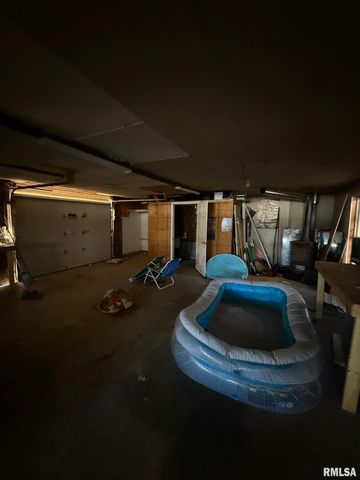 619 N 12TH, Petersburg, IL 62675