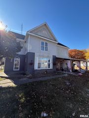 619 N 12TH, Petersburg, IL 62675